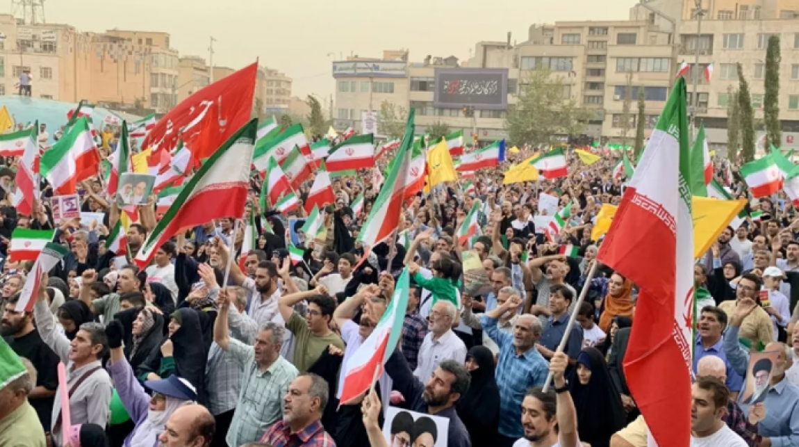 صحيفة عمون : ايران لشعبها: احتفلوا بالنصر